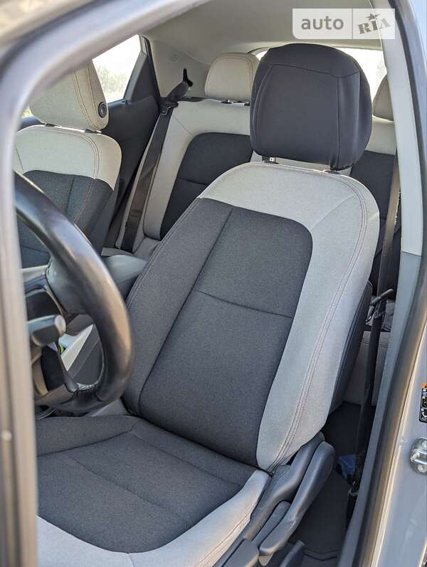 Хэтчбек Chevrolet Bolt EV 2019 в Ровно