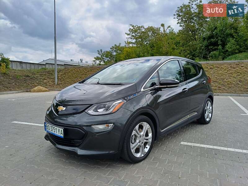 Хэтчбек Chevrolet Bolt EV 2017 в 
