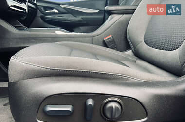 Хэтчбек Chevrolet Bolt EV 2022 в 
