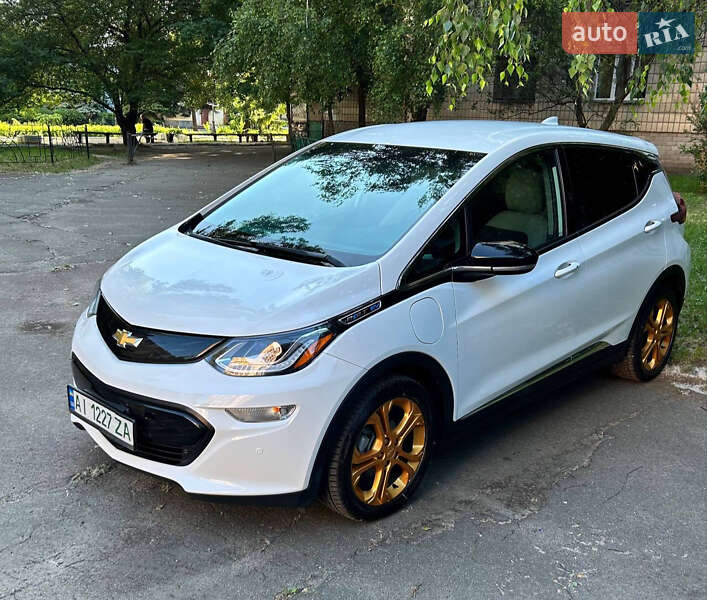 Хэтчбек Chevrolet Bolt EV 2017 в 