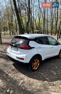 Хэтчбек Chevrolet Bolt EV 2017 в 