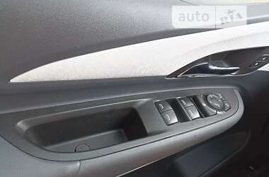 Хэтчбек Chevrolet Bolt EV 2019 в 