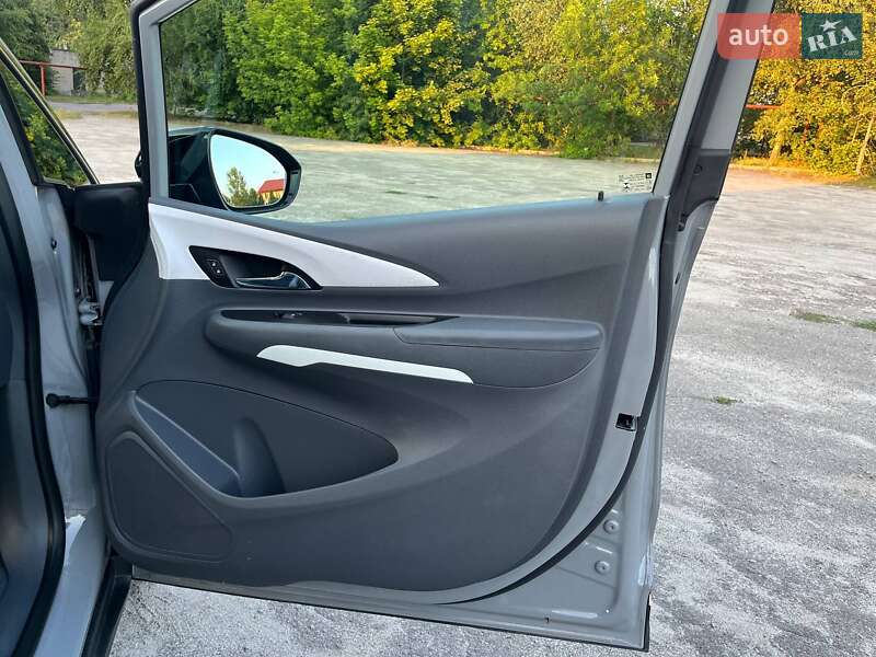 Хэтчбек Chevrolet Bolt EV 2020 в Днепре фото 34 Хэтчбек Chevrolet Bolt EV 2020 в Днепре