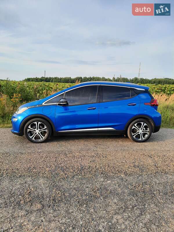 Хэтчбек Chevrolet Bolt EV 2017 в Ивано-Франковске фото 4 Хэтчбек Chevrolet Bolt EV 2017 в Ивано-Франковске
