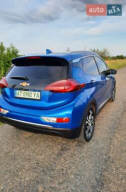 Хэтчбек Chevrolet Bolt EV 2017 в 