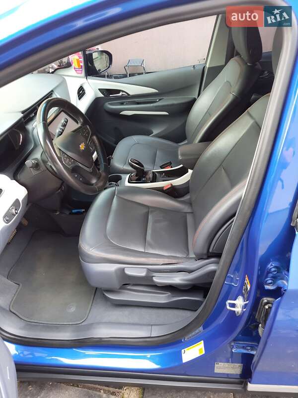 Хэтчбек Chevrolet Bolt EV 2017 в Ивано-Франковске фото 32 Хэтчбек Chevrolet Bolt EV 2017 в Ивано-Франковске