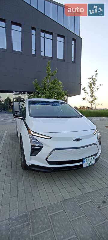Хэтчбек Chevrolet Bolt EV 2023 в Ровно фото 3 Хэтчбек Chevrolet Bolt EV 2023 в Ровно