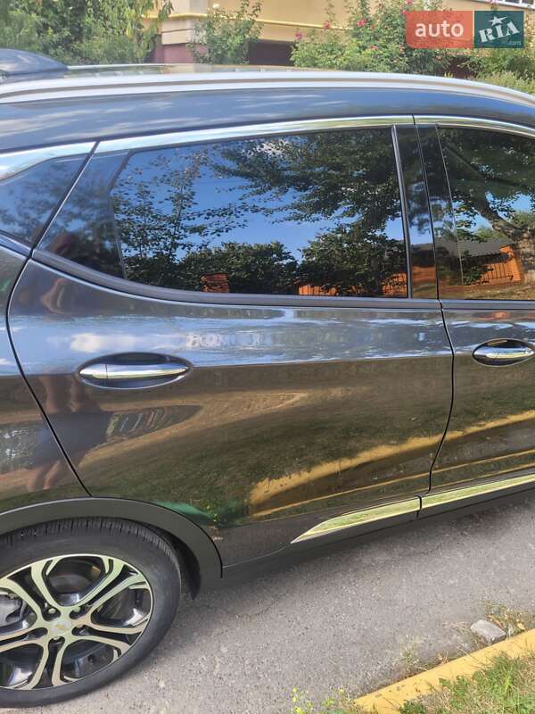 Хэтчбек Chevrolet Bolt EV 2020 в Киеве