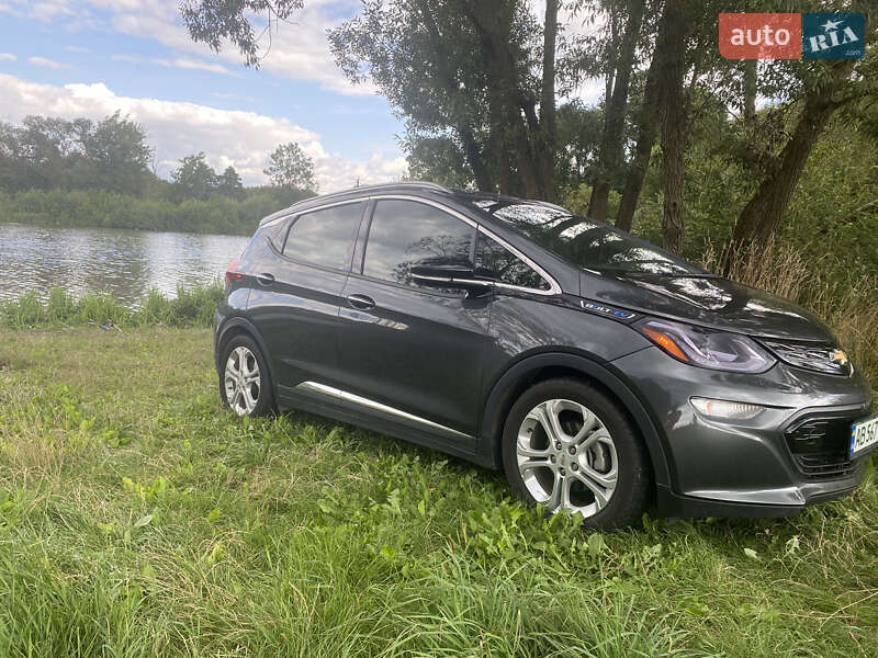 Хэтчбек Chevrolet Bolt EV 2020 в 
