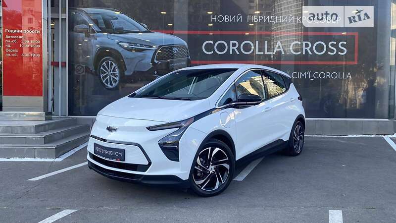 Хэтчбек Chevrolet Bolt EV 2023 в 