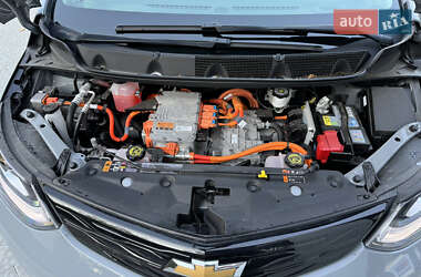 Хэтчбек Chevrolet Bolt EV 2021 в 