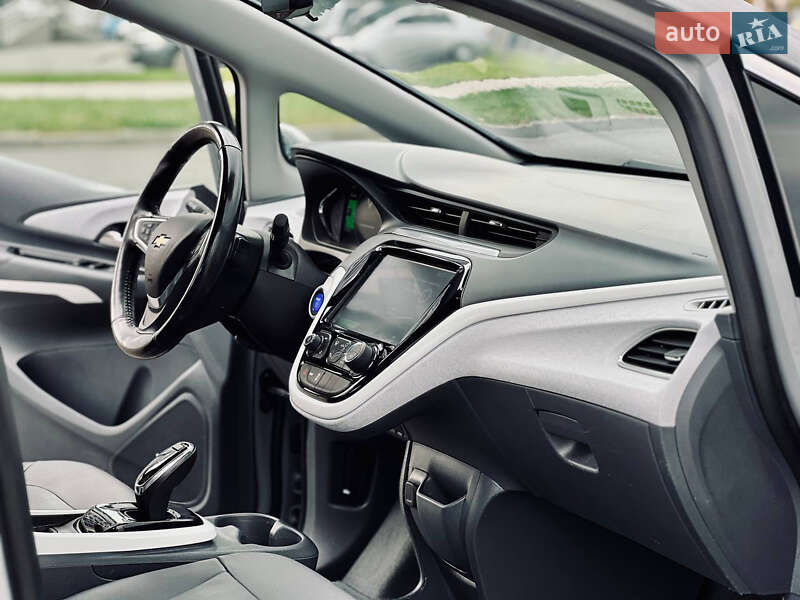 Хэтчбек Chevrolet Bolt EV 2019 в Черкассах фото 25 Хэтчбек Chevrolet Bolt EV 2019 в Черкассах