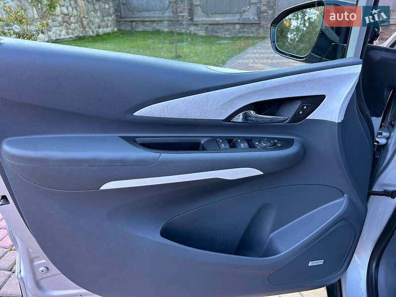 Хэтчбек Chevrolet Bolt EV 2018 в Калуше