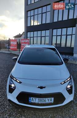 Хэтчбек Chevrolet Bolt EV 2022 в 