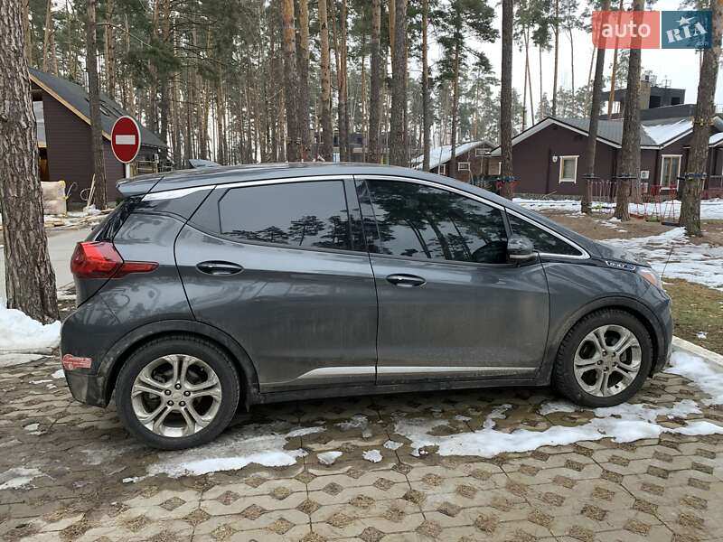 Хэтчбек Chevrolet Bolt EV 2017 в Киеве