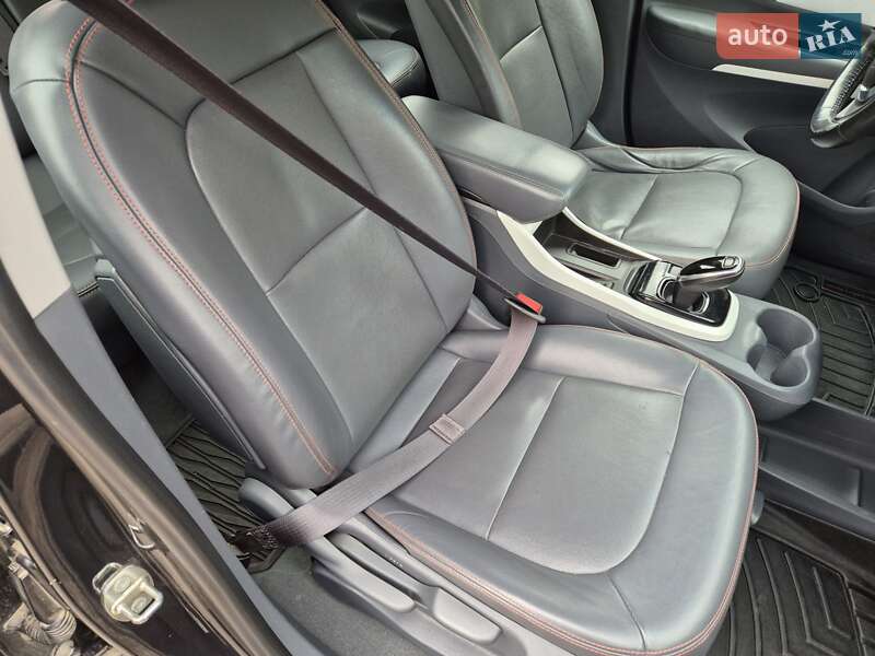 Хетчбек Chevrolet Bolt EV 2017 в Дніпрі