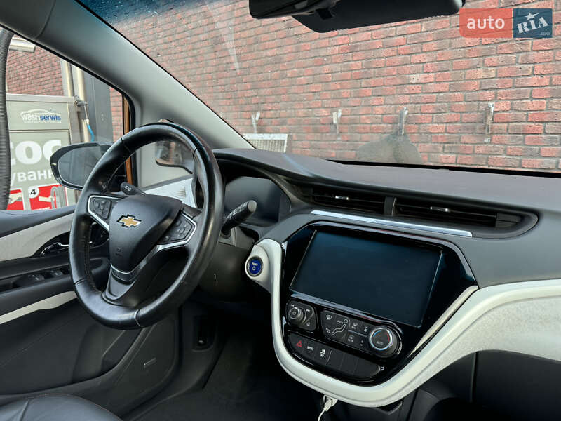 Хэтчбек Chevrolet Bolt EV 2017 в Хмельницком