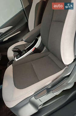 Хетчбек Chevrolet Bolt EV 2021 в 