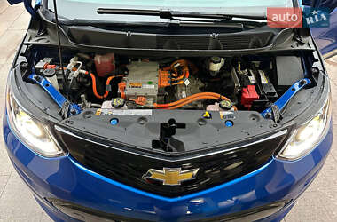 Хэтчбек Chevrolet Bolt EV 2020 в 