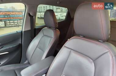 Хэтчбек Chevrolet Bolt EV 2018 в 