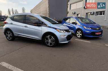 Хэтчбек Chevrolet Bolt EV 2018 в 