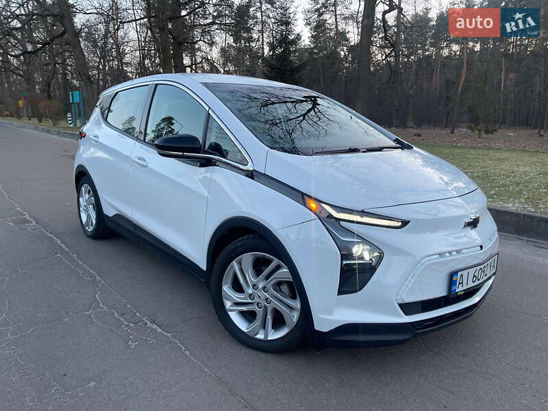 Хэтчбек Chevrolet Bolt EV 2022 в Киеве