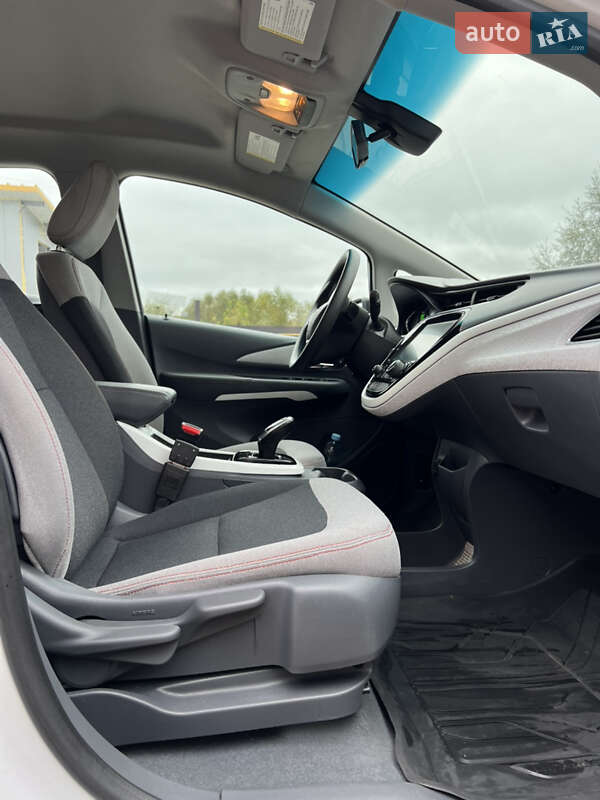 Хэтчбек Chevrolet Bolt EV 2020 в Хмельницком
