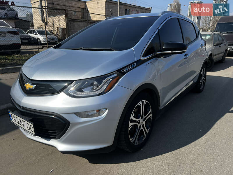 Хетчбек Chevrolet Bolt EV 2017 в 