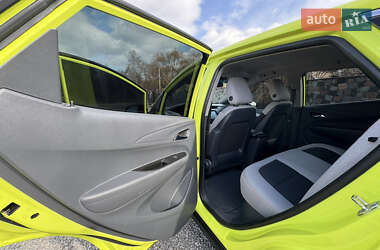 Хэтчбек Chevrolet Bolt EV 2019 в 
