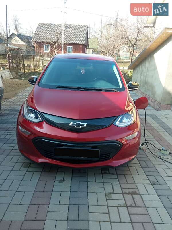 Хэтчбек Chevrolet Bolt EV 2018 в 
