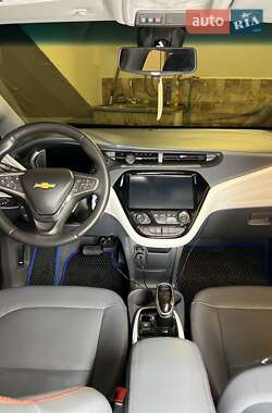 Хэтчбек Chevrolet Bolt EV 2017 в 