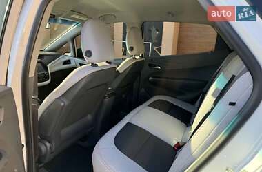 Хэтчбек Chevrolet Bolt EV 2017 в 