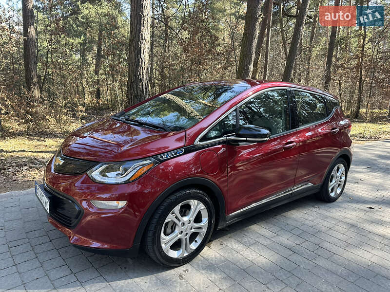 Хэтчбек Chevrolet Bolt EV 2021 в 