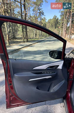 Хэтчбек Chevrolet Bolt EV 2021 в 