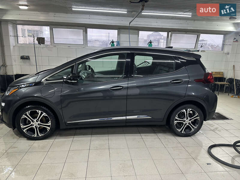Хэтчбек Chevrolet Bolt EV 2017 в Хмельницком