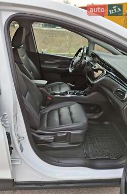 Хэтчбек Chevrolet Bolt EV 2023 в 