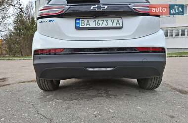 Хэтчбек Chevrolet Bolt EV 2023 в 