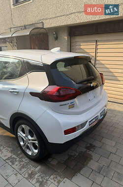 Хэтчбек Chevrolet Bolt EV 2017 в 