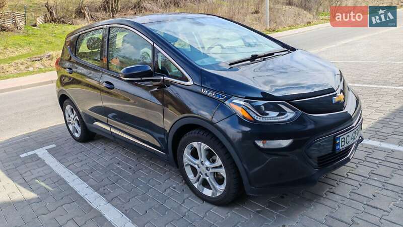 Хэтчбек Chevrolet Bolt EV 2017 в 