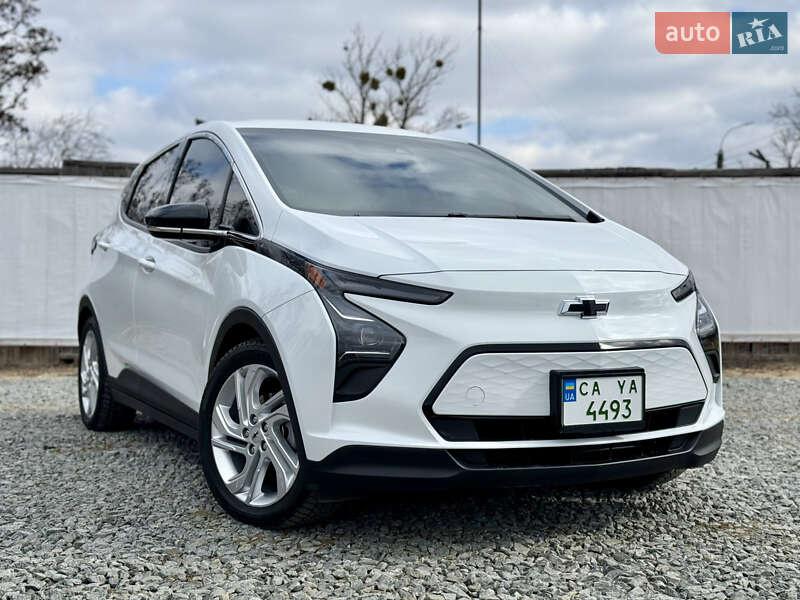 Хетчбек Chevrolet Bolt EV 2022 в 