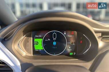 Хетчбек Chevrolet Bolt EV 2017 в 