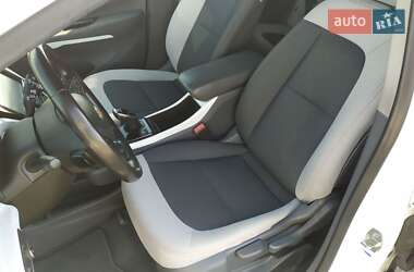 Хэтчбек Chevrolet Bolt EV 2020 в 