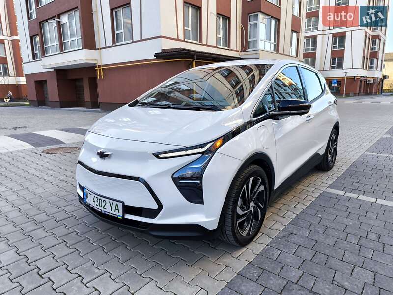 Хэтчбек Chevrolet Bolt EV 2023 в 