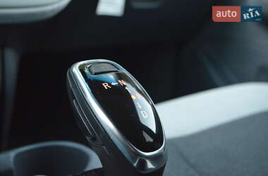 Хэтчбек Chevrolet Bolt EV 2021 в 