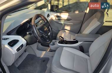 Хэтчбек Chevrolet Bolt EV 2019 в 