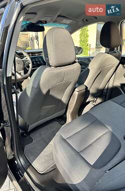 Хэтчбек Chevrolet Bolt EV 2022 в 