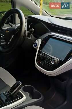 Хэтчбек Chevrolet Bolt EV 2016 в 