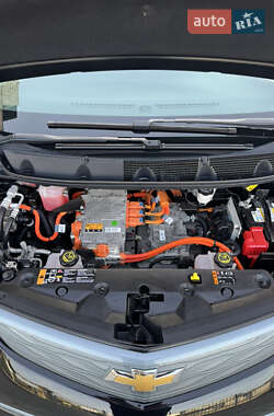 Хэтчбек Chevrolet Bolt EV 2017 в 