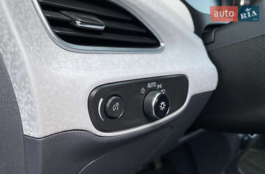 Хэтчбек Chevrolet Bolt EV 2020 в 
