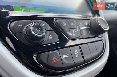 Хэтчбек Chevrolet Bolt EV 2020 в 